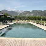Olimagio Farm With Animals And 25m Pool, At Cycling Distance Landsted Pietrasanta