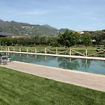 Olimagio Farm With Animals And 25m Pool, At Cycling Distance Landsted Pietrasanta