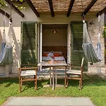 Landsted Olimagio Farm With Animals And 25m Pool, At Cycling Distance *