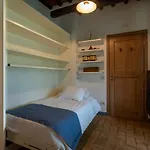 Olimagio Farm With Animals And 25m Pool, At Cycling Distance Landsted Pietrasanta