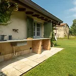 Olimagio Farm With Animals And 25m Pool, At Cycling Distance Landsted Pietrasanta