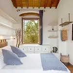 Olimagio Farm With Animals And 25m Pool, At Cycling Distance Landsted Pietrasanta