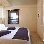 Olimagio Farm With Animals And 25m Pool, At Cycling Distance Landsted Pietrasanta