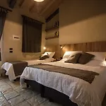 Olimagio Farm With Animals And 25m Pool, At Cycling Distance Pietrasanta