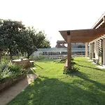 Landsted Olimagio Farm With Animals And 25m Pool, At Cycling Distance *