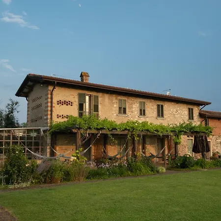 Landsted Olimagio Farm With Animals And 25m Pool, At Cycling Distance