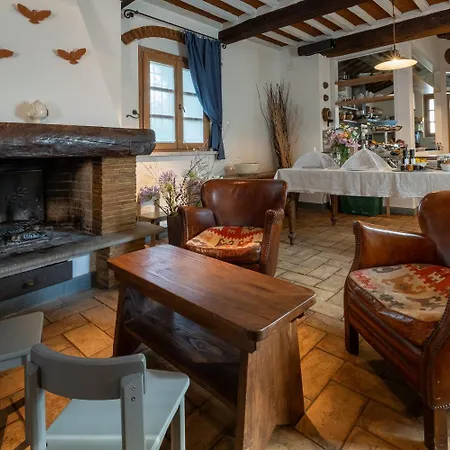 Country house Olimagio Farm With Animals And 25m Pool, At Cycling Distance
