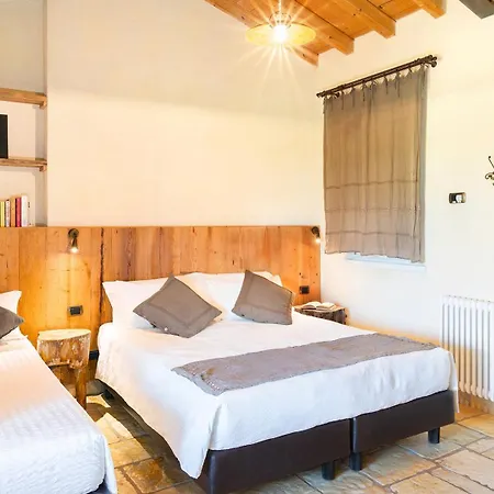 Olimagio Farm With Animals And 25m Pool, At Cycling Distance Country house Pietrasanta