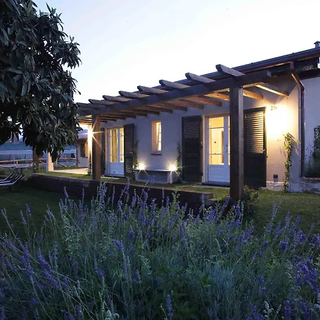 Olimagio Farm With Animals And 25m Pool, At Cycling Distance Landsted Pietrasanta